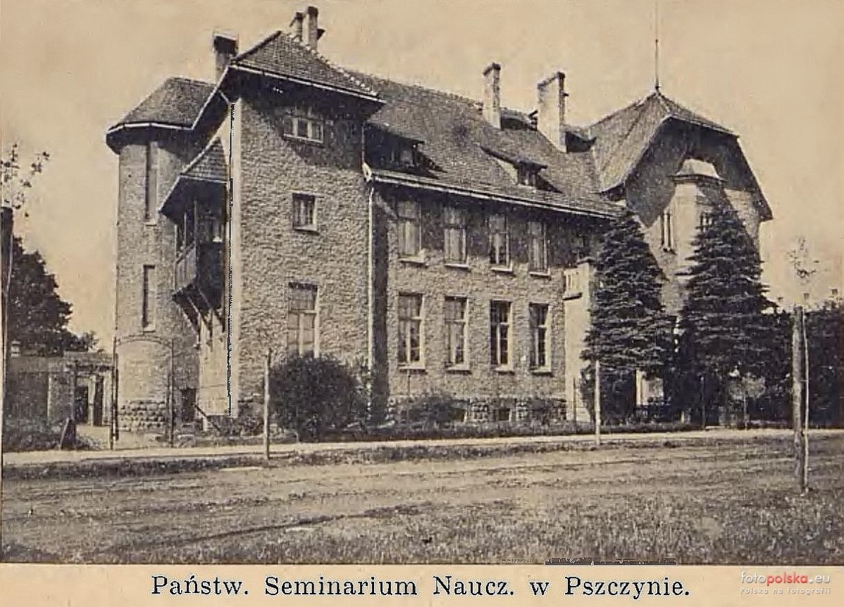 Budynek dawnego seminarium nauczycielskiego w Pszczynie. Historyczne zdjęcie.