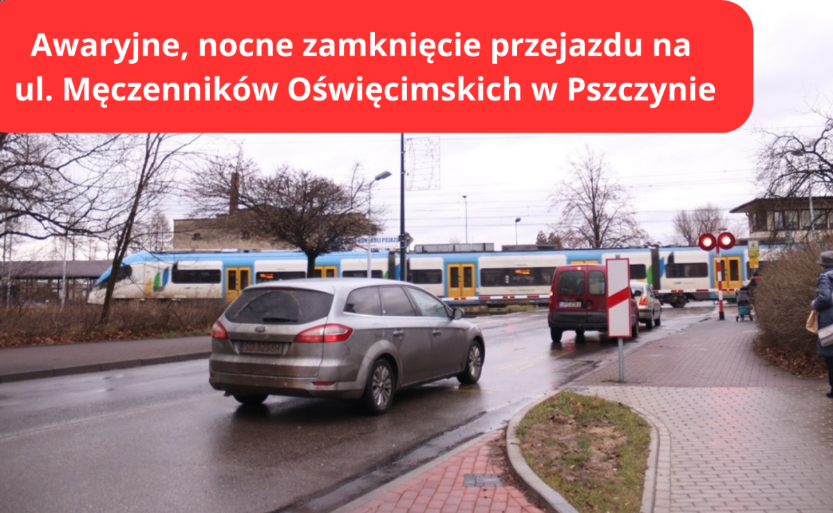 samochody stoją przed przejazdem kolejowym. Na czerwonym tle umieszczono informację o awaryjnym zamknięciu przejazdu
