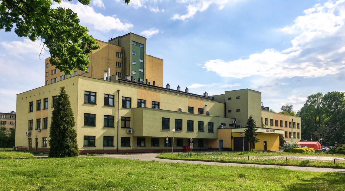 Budynek pszczyńskiego szpitala od strony Izby Przyjęć.