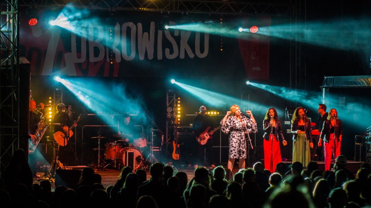 Koncert plenerowy Ani Dąborowskiej z zespołem