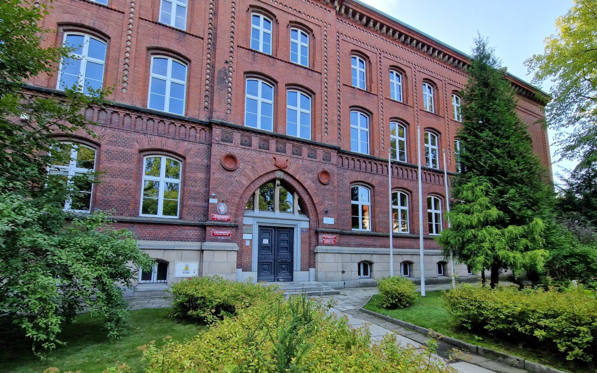 Budynek I LO im. Bolesława Chrobrego w Pszczynie.