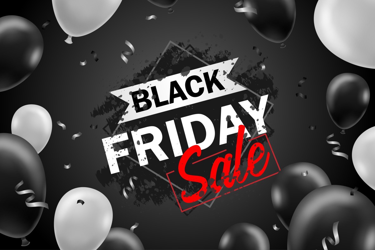 Czarna grafika z napisem black friday sale i balonami.