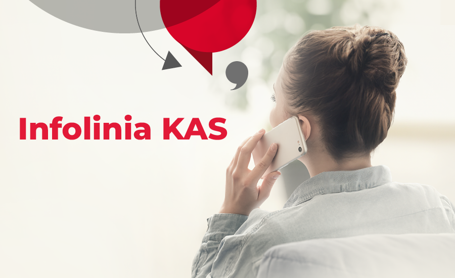 Kobieta rozmawia przez telefon.