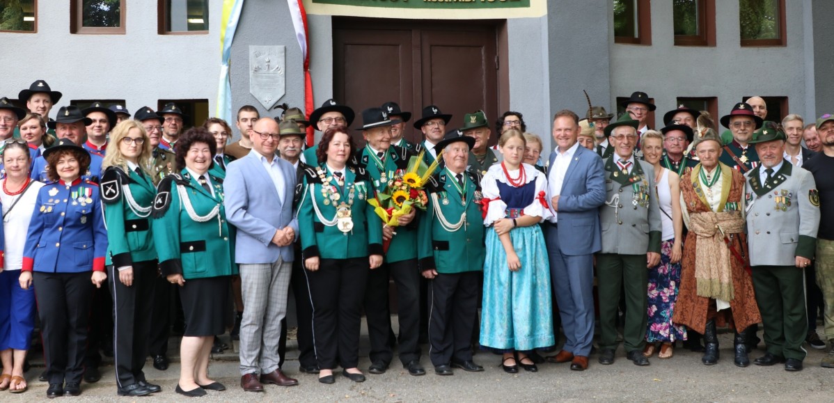 Uczestnicy jubileuszu reaktywacji Kurkowgeo Bractwa Stzreleckiego w Pszczynie