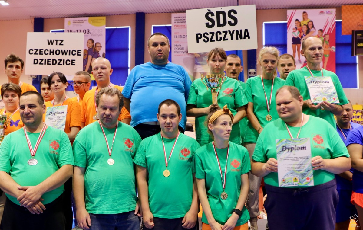 Uczestnicy zawodów na najwyższym stopniu podium.