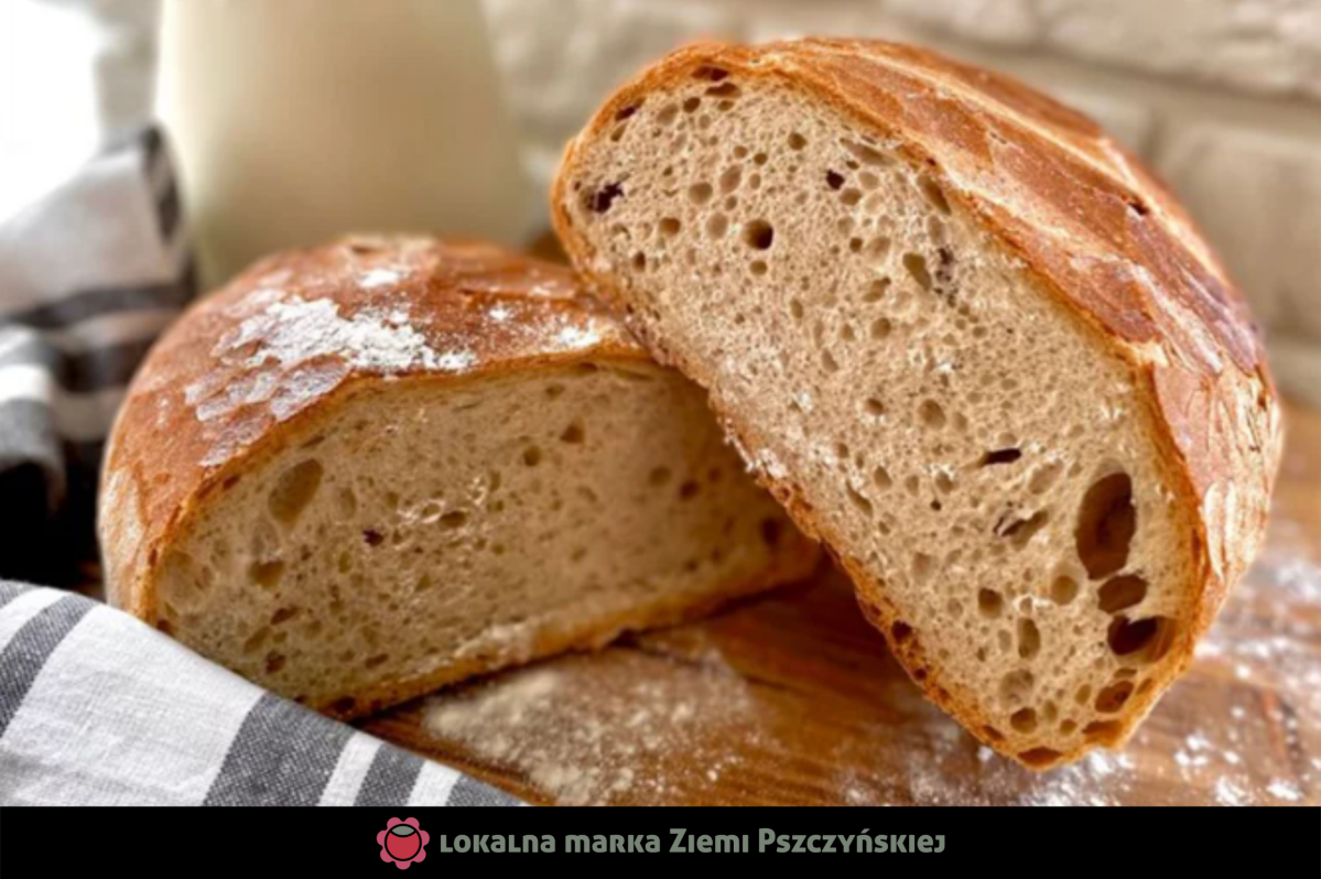 Chleb położony w koszyku śniadaniowym.