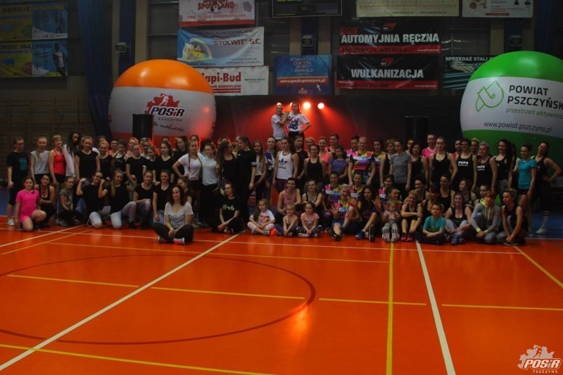 fitness z posirem