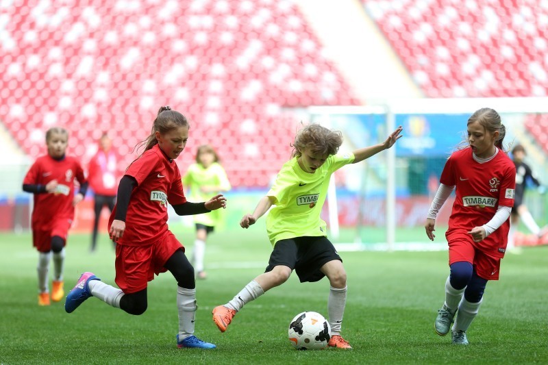 Z podwórka na stadion