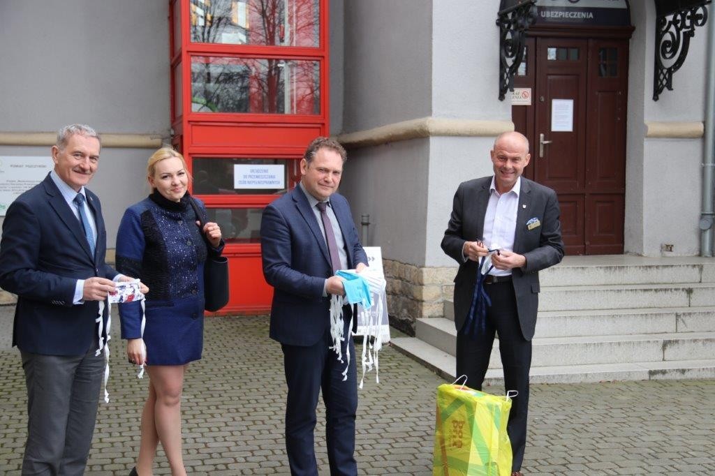 Maseczki dla szpitala
