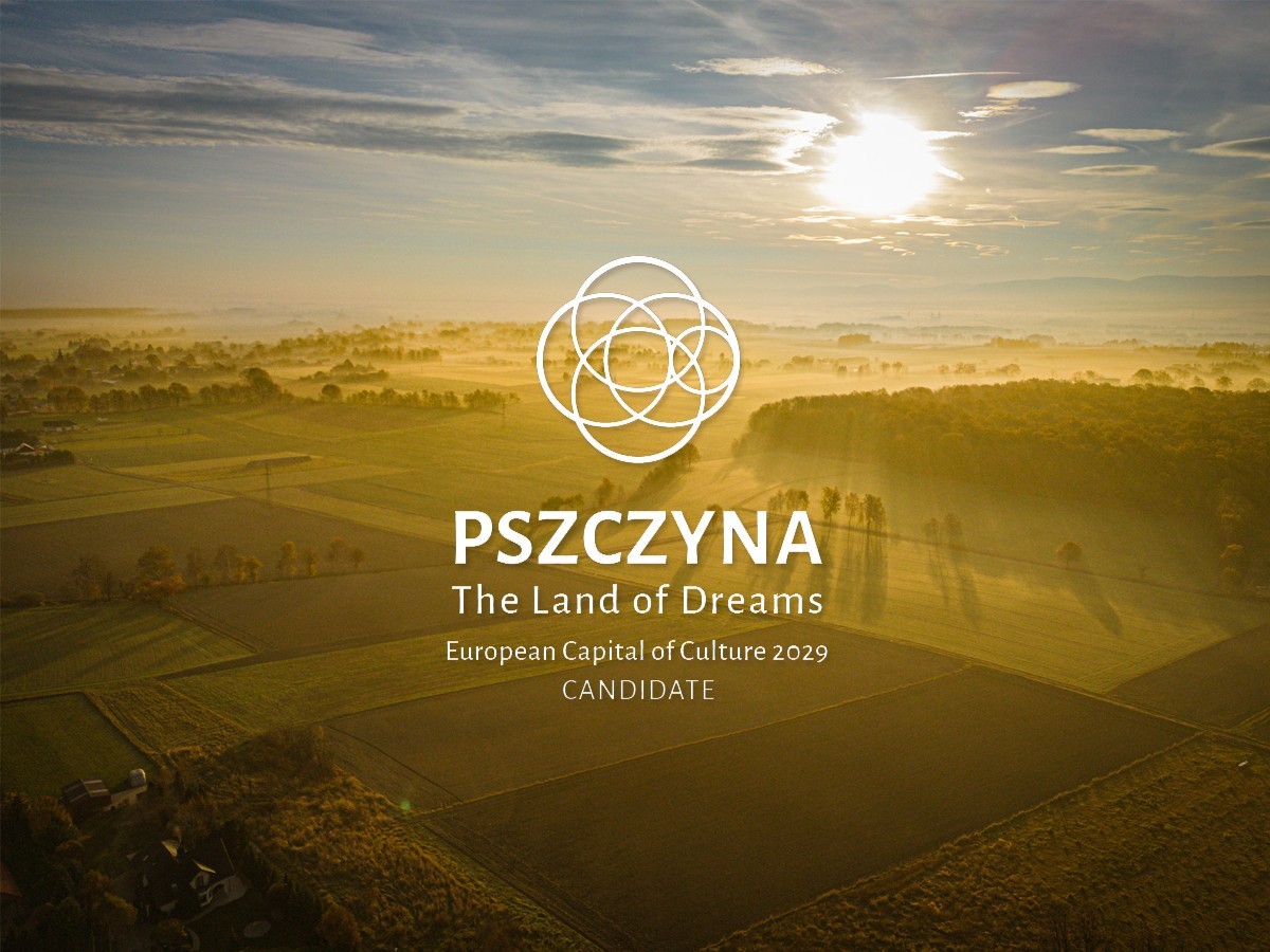 Zdjęcie Pszczyny z lotu ptaka i logo Pszczyna 2029